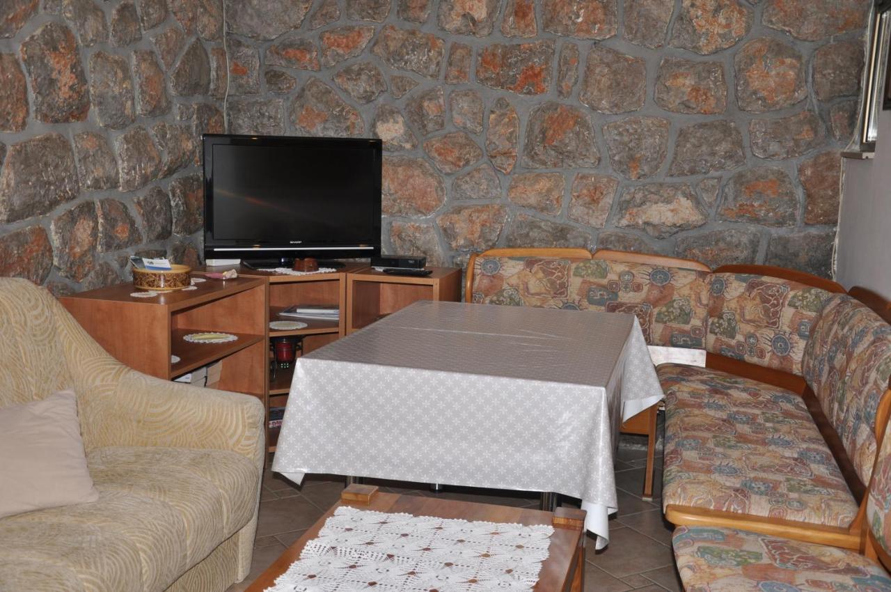 Apartmani Karla Klenovica Exterior foto